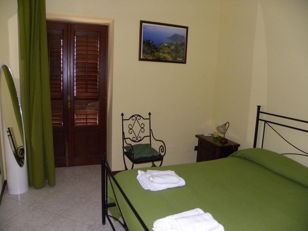 Case Vacanze Albamarina Lipari  Rum bild